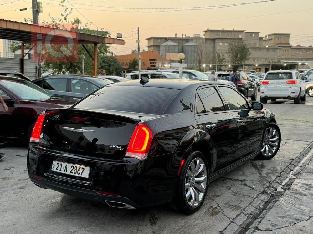 كرايسلر 300